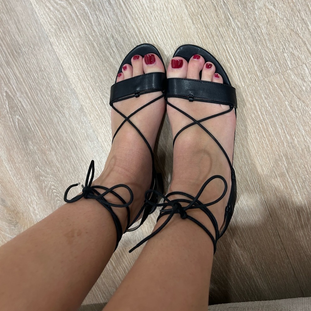 Nine West strappy black sandals - Picture 2 of 6